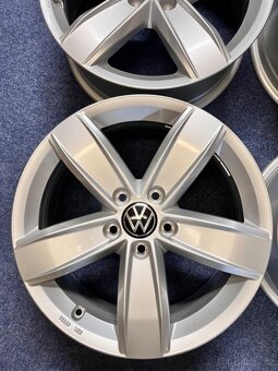 5x112 R17 originál alu disky Volkswagen Tiguan ET38 - 2