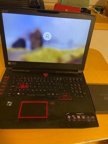 Herní notebook Acer Predator 17 - 2