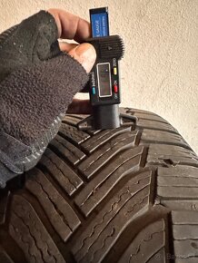 Prodám 2 zimní použité pneu  Michelin Alpin6 225/55 r17 - 2