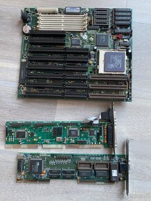 Základní deska se 486 DX4 CPU a grafikou - 2