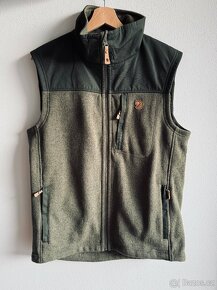 Nová vesta Fjallraven Buck Fleece Vest M | Deep Forest - 2