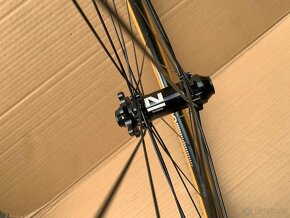 Kola DT SWISS Disc, NOVATEC 411+412 SP + SCHWALBE G-ONE 40mm - 2