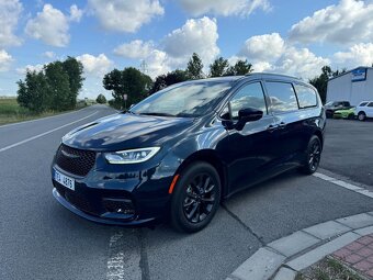 Chrysler Pacifica 3.6 S RU Nový model 2022 AKCE - 2