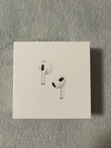 AirPods (3rd generation) s Lightning Charging Case - 2