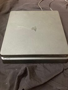 Prodám Ps4 Slim 500Gb - 2