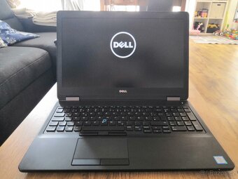 Dell 5570 i5 / 8 GB / 256 SSD / Win 10 - 2