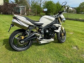 Triumph Street Triple 675 - 2