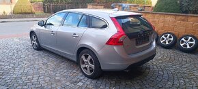 Volvo V60 D5 2.4 diesel 158kw,5 válec,xenon,tažný,Webasto - 2