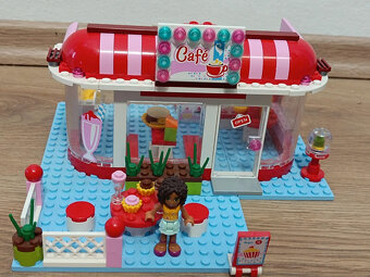 LEGO Friends 3061 Kavárna v parku - 2