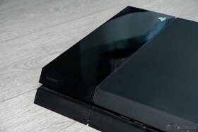 PlayStation 4 500GB + 1 ovladač + 1 hra - 2