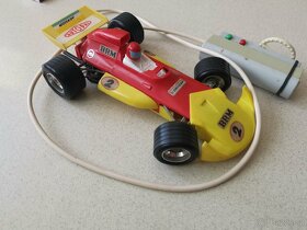 Stará retro hračka Formule BRM Ites - 2