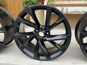 VEGA SCHWARZ MATT orig.skoda Superb3V  5x112  8j x19 ET 44 - 2