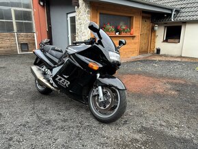 Kawasaki ZZR 1100 - 2