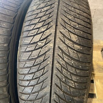 Zimní pneu 235/50 R18 101V Michelin 7mm - 2