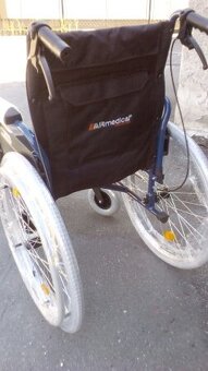 INVALIDNÍ VOZÍK-46CM-ODLEHČEN-BRZDY PRO DOPROVOD - 2