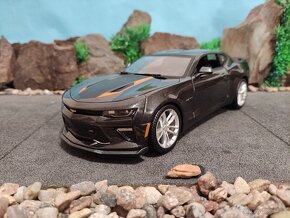 Prodám model 1:18 Chevrolet Camaro 2017 50th Anniversary - 2