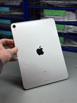 iPad Pro 11'' (2018), stříbrný, 256GB paměť, pěkný stav - 2