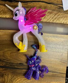 2x MLP svitici princezna Celestia a jeji kamaradka - 2