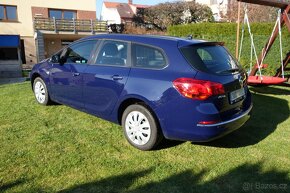 Opel Astra Sports Tourer - 2