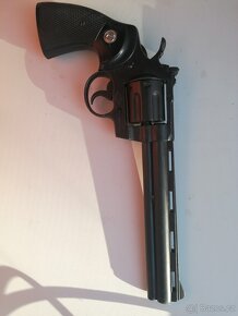 Replika revolveru Colt Python - 2