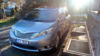 TOYOTA SIENNA 3.5L 4x4 panorama kůže LPG tažné - 2