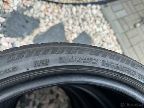 225/40 R19 - 2