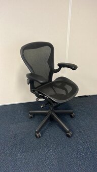 Herman Miller Aeron Without Forward Tilt - 2