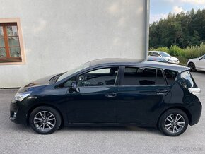 TOYOTA VERSO 1,8 108KW 7 MÍST 8/2013 TAŽNÉ TOP STAV - 2