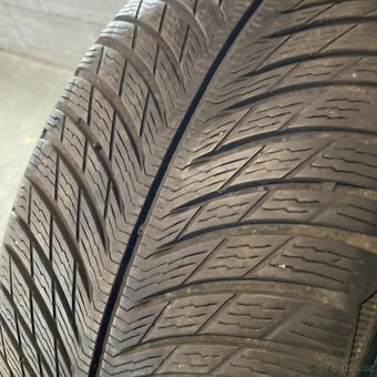 Zimní pneu 245/40 R19 98V Michelin 5,5mm - 2