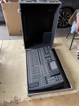 Prodám Behringer X32 Digitální mixpult + case - 2