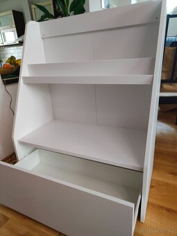 IKEA knihovna Bergig se šuplíkem - 2