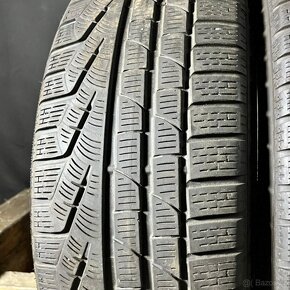 Zimní pneu 235/55 R18 104H Pirelli 4,5mm - 2