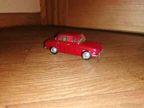 Model Renault Dauphine - 2