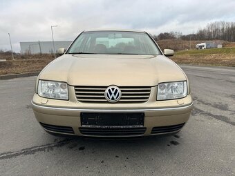 VW Bora, 1.6 77 kW nová STK r.v.2003 - 2