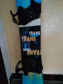 Prodám úplně nový snowboard TRANS 166cm dlouhý. - 2