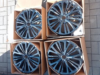 Zanovni 18" al disky ORIGINAL TOYOTA YARIS CROSS, CHR - 2