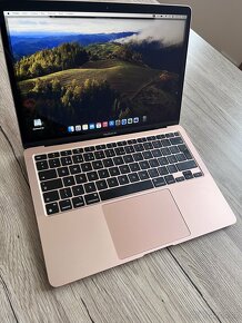 13 APPLE MacBook Air M1 2020 256GB ZÁRUKA DO 17.04.2027 - 2