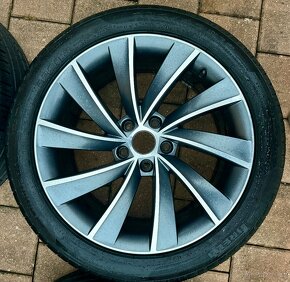 Prodám originální alu kola Škoda Superb Pegasus 18” s letním - 2