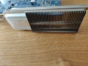 ASUS EN8600GTS SILENT - 2