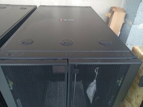 Rack Dell nepoužitý. NetShelter SX24U - 2