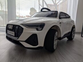 Zamluveno - Elektrické autíčko Audi E-Tron Sportback 4x4 - 2