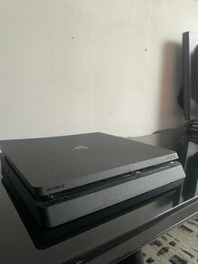 PlayStation 4 Slim 1TB – s příslušenstvím - 2