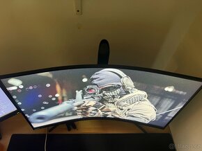 Samsung Odyssey G7 32" 240Hz - 2