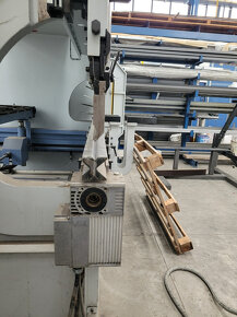 Ohraňovací lis CNC AP 3100/100 - 2