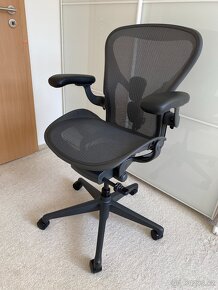 Kancelářská židle Herman Miller Aeron B PC 43000,- NOVÁ - 2