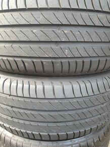 205/55/17  2 ks Letní pneu Michelin 91V-7mm dot 22 - 2