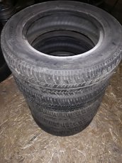 Pneu 165/70 R13 - 2