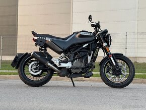 Husqvarna Svartpilen 125 6/2023 11 kW (15 hp) A1 1. majitel - 2