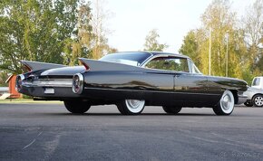 1960 Cadillac Coupe Deville - 2