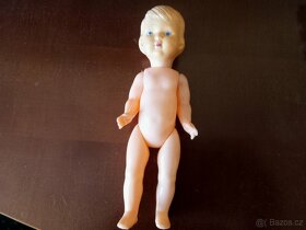 Stará panenka s celuloidovou hlavičkou - 2